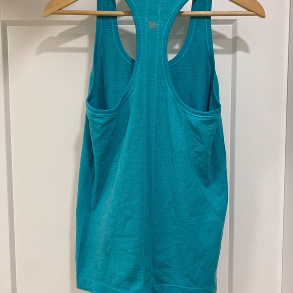 Lululemon tank - Picture 3 of 4